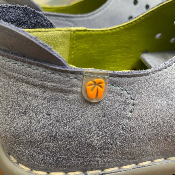 Light Blue Leather Shoes - Picture 7 of 9